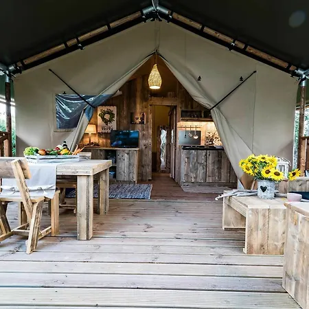 Luxury tent Glamping Tenuta Poggio Rosso Populonia