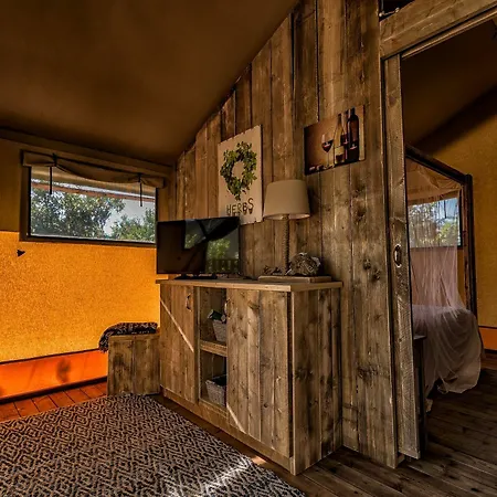 Glamping Tenuta Poggio Rosso 3* Populonia